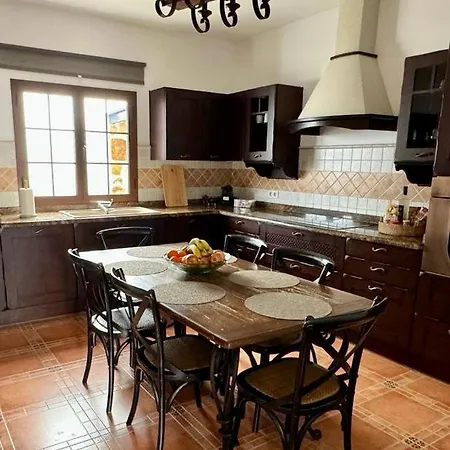 La Saranda Villa *