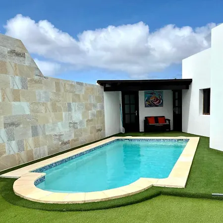 La Saranda Villa Tinajo