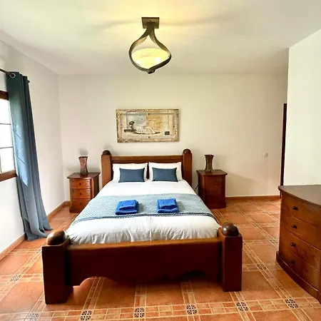 La Saranda Villa Tinajo
